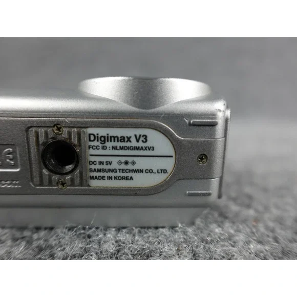 Samsung Digimax V3 Silver 3.2 Megapixels Digital Camera Schneider Kreuznach Lens